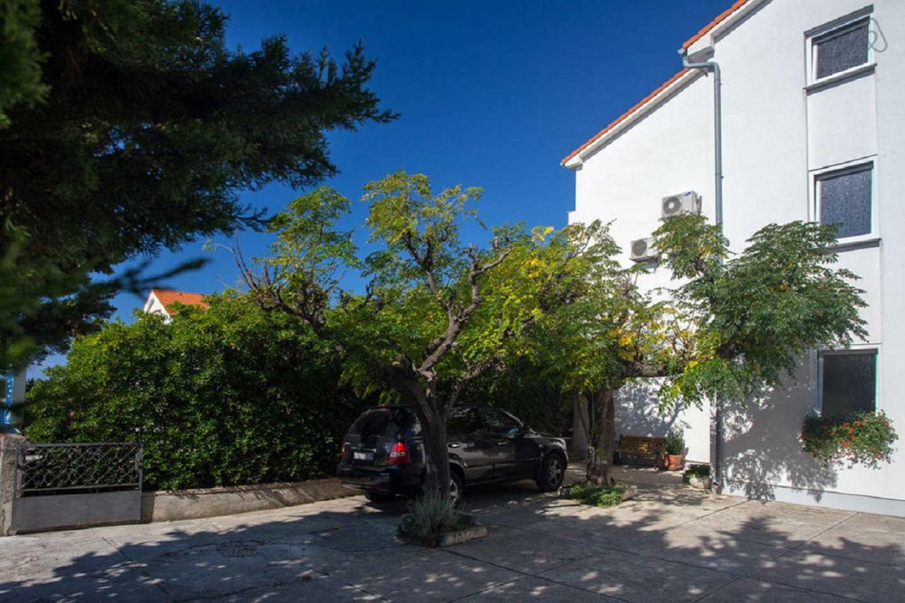 Guest House Mazuth II Banjol Eksteriør bilde